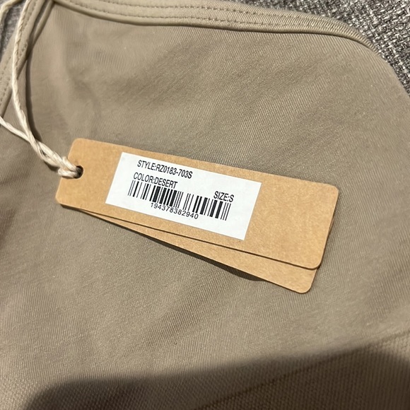 Skims Smoothing Bralette Sporty - Picture 8 of 16